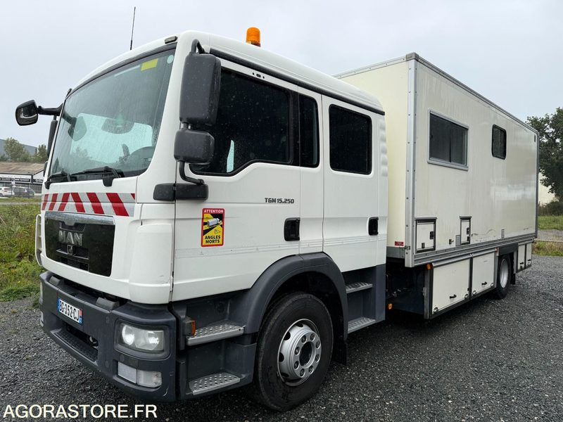 Porteur MAN TGM 15.250 cabine 7 places caisson base vie atelier hayon - 20500KM- - Kamyon: fotoğraf 1 Porteur MAN TGM 15.250 cabine 7 places caisson base vie atelier hayon - 20500KM- - Kamyon: fotoğraf 1