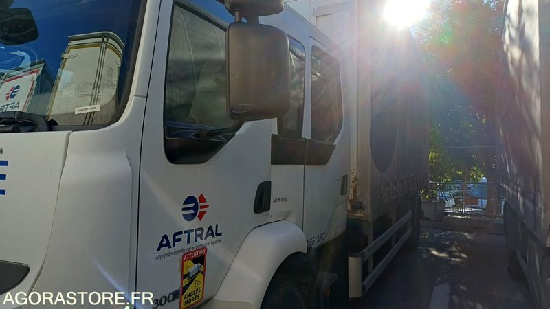 Porteur MIDLUM 290DXI - 2012 - 402501 kms (3866/CL-261-EP) - Kamyon: fotoğraf 3 Porteur MIDLUM 290DXI - 2012 - 402501 kms (3866/CL-261-EP) - Kamyon: fotoğraf 3