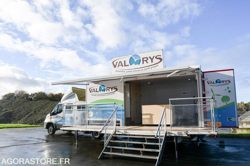 VEHICULE EVENEMENTIEL - CAMION PODIUM IVECO DAILY 6000 kms 2018 - Kamyon: fotoğraf 3 VEHICULE EVENEMENTIEL - CAMION PODIUM IVECO DAILY 6000 kms 2018 - Kamyon: fotoğraf 3