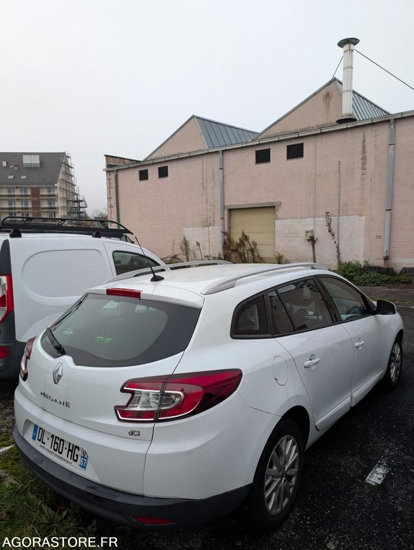 MEGANE BREAK 110 CV BOITE AUTO 1.5 DCI - 180 540 KM - Station wagon: fotoğraf 4 MEGANE BREAK 110 CV BOITE AUTO 1.5 DCI - 180 540 KM - Station wagon: fotoğraf 4