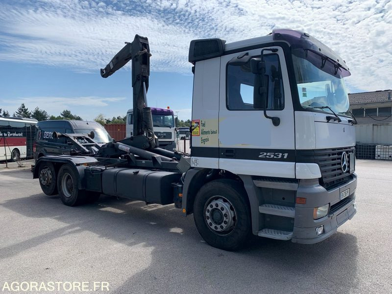 MERCEDES 6x2 - ACTROS 2531 - 1999 / 515000 KM - Kancalı yükleyici kamyon: fotoğraf 3 MERCEDES 6x2 - ACTROS 2531 - 1999 / 515000 KM - Kancalı yükleyici kamyon: fotoğraf 3