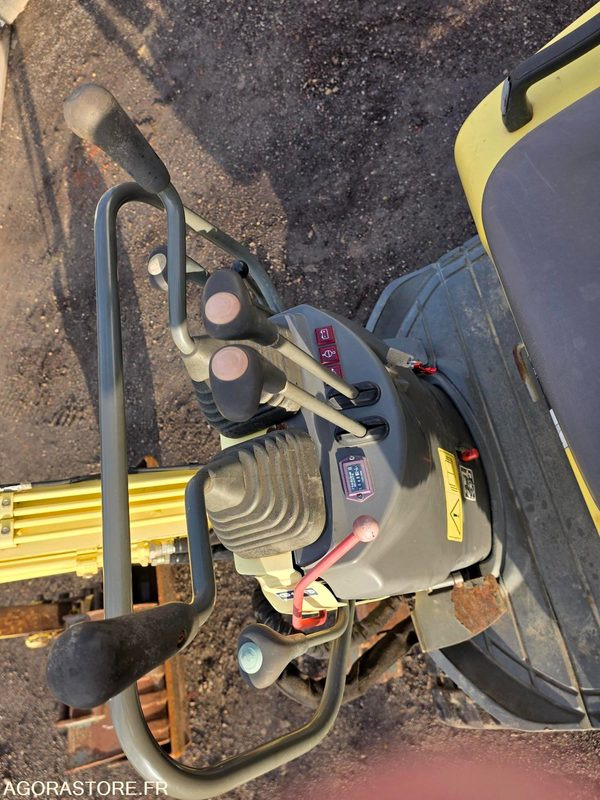 MINI-PELLE YANMAR VIO 10 - 2004 - 1952 HEURES - Mini ekskavatör: fotoğraf 5 MINI-PELLE YANMAR VIO 10 - 2004 - 1952 HEURES - Mini ekskavatör: fotoğraf 5