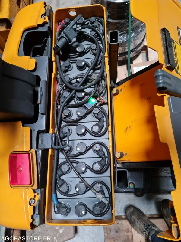 PREPARATEUR DE COMMANDE JUNGHEINRICH ECE220 - 2012 - 2391 HEURES - Malzeme taşıma ekipmanı: fotoğraf 3 PREPARATEUR DE COMMANDE JUNGHEINRICH ECE220 - 2012 - 2391 HEURES - Malzeme taşıma ekipmanı: fotoğraf 3