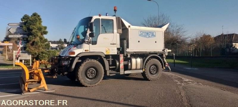 Mercedes UNIMOG U300 2011 24300 kms avec lame de déneigement + saleuse - Kar küreme aracı: fotoğraf 5 Mercedes UNIMOG U300 2011 24300 kms avec lame de déneigement + saleuse - Kar küreme aracı: fotoğraf 5