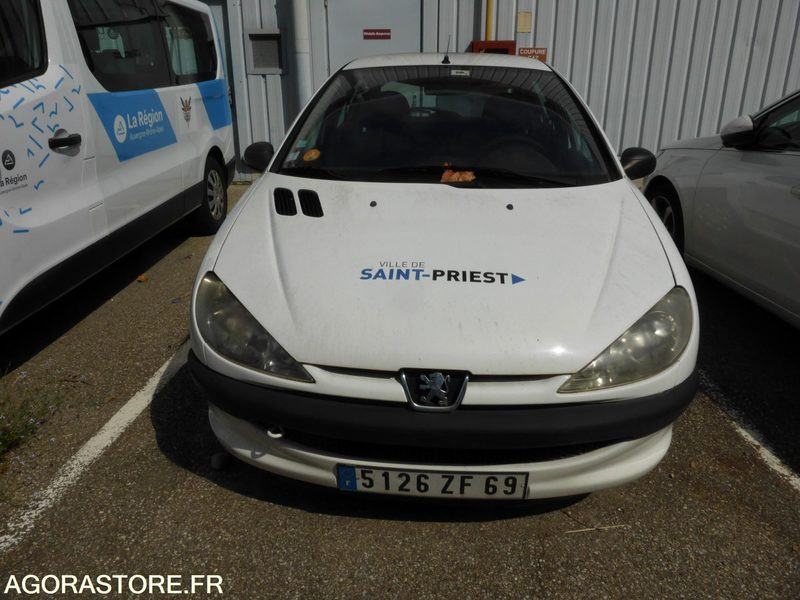 PEUGEOT 206 - Binek araba: fotoğraf 1 PEUGEOT 206 - Binek araba: fotoğraf 1