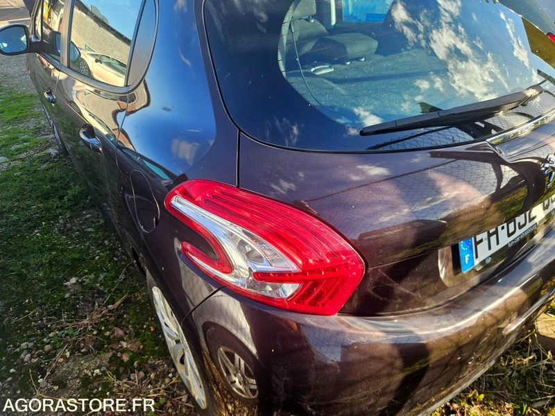 PEUGEOT 208 1.2 PURETECH 82CV - Binek araba: fotoğraf 1 PEUGEOT 208 1.2 PURETECH 82CV - Binek araba: fotoğraf 1