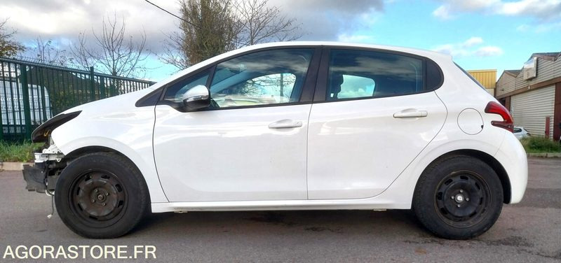 PEUGEOT 208 - 2018 - 121361km - ESSENCE - pour pièces - Binek araba: fotoğraf 4 PEUGEOT 208 - 2018 - 121361km - ESSENCE - pour pièces - Binek araba: fotoğraf 4