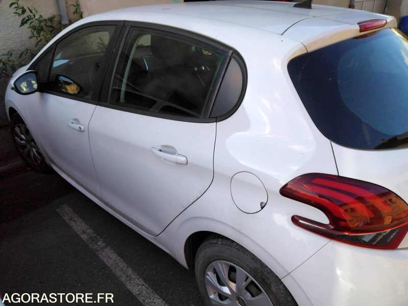 PEUGEOT 208 - Binek araba: fotoğraf 1 PEUGEOT 208 - Binek araba: fotoğraf 1