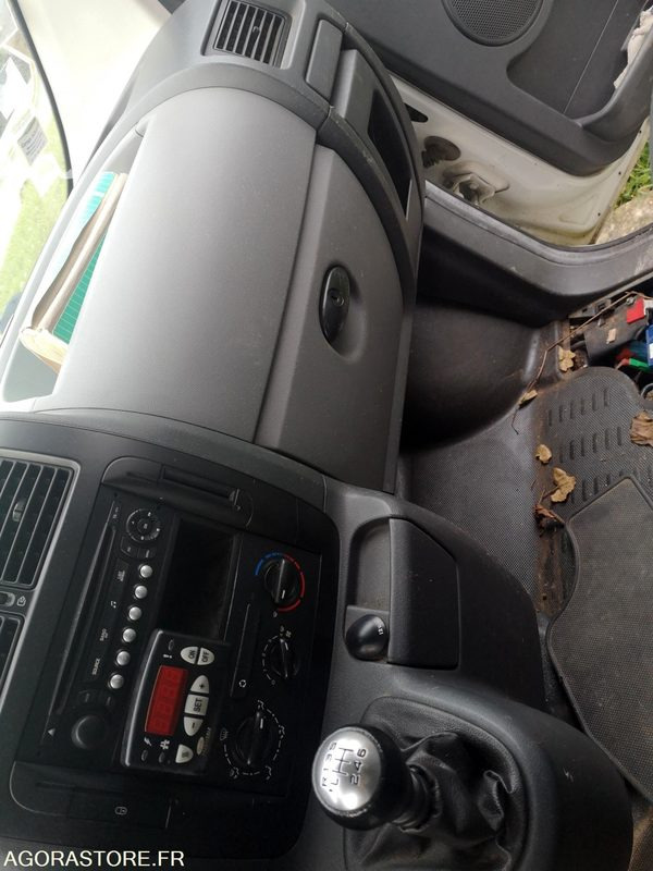 PEUGEOT FRIGORIFIQUE - Frigorifik kamyonet: fotoğraf 2 PEUGEOT FRIGORIFIQUE - Frigorifik kamyonet: fotoğraf 2