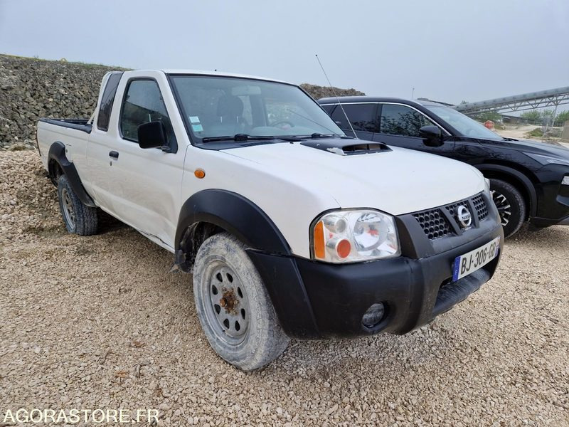 PICK UP NISSAN PNP 400 - BJ306GB - 2011 / 181 046 KM - Binek araba: fotoğraf 2 PICK UP NISSAN PNP 400 - BJ306GB - 2011 / 181 046 KM - Binek araba: fotoğraf 2