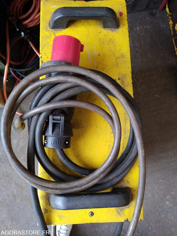 POSTE A SOUDER TIG SUR ROULETTES - Kaynak ekipmanları: fotoğraf 3 POSTE A SOUDER TIG SUR ROULETTES - Kaynak ekipmanları: fotoğraf 3