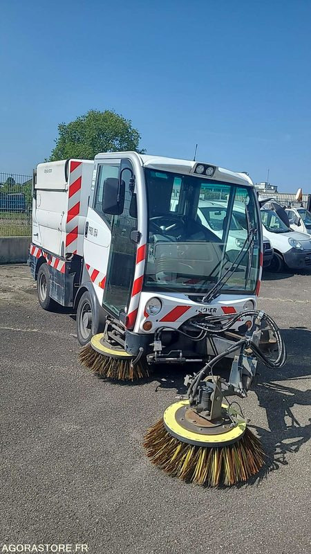 PRO 154 - CITYCAT 2020 - 47019KM - 2010 - Bahçe makinesi: fotoğraf 2 PRO 154 - CITYCAT 2020 - 47019KM - 2010 - Bahçe makinesi: fotoğraf 2