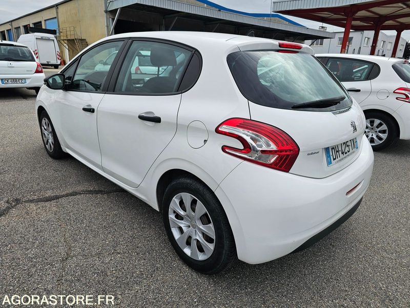 Peugeot 208 - 2014 - 134673km - DH425TX - Binek araba: fotoğraf 4 Peugeot 208 - 2014 - 134673km - DH425TX - Binek araba: fotoğraf 4