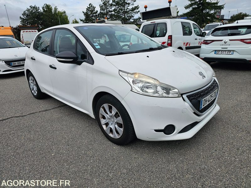 Peugeot 208 - 2014 - 134673km - DH425TX - Binek araba: fotoğraf 2 Peugeot 208 - 2014 - 134673km - DH425TX - Binek araba: fotoğraf 2