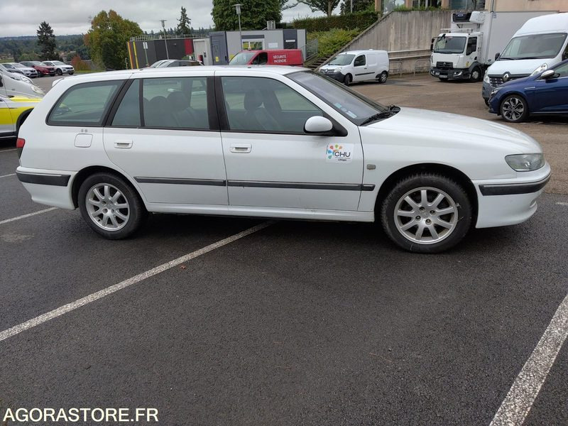 Peugeot 406 st pack sport break 2.2 essence 16v 160cv - Station wagon: fotoğraf 4 Peugeot 406 st pack sport break 2.2 essence 16v 160cv - Station wagon: fotoğraf 4