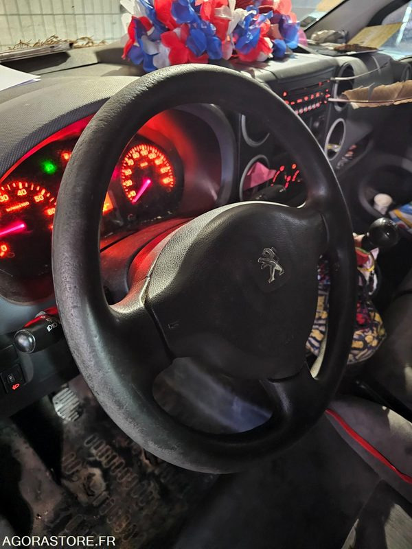 Küçük panelvan Peugeot Partner - 2014 - 61762kms - DK 345 FR: fotoğraf 12 Küçük panelvan Peugeot Partner - 2014 - 61762kms - DK 345 FR: fotoğraf 12