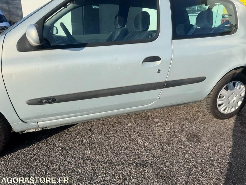 RENAULT CLIO 1.6I 110CH - 264830KMS - 1999 - Binek araba: fotoğraf 4 RENAULT CLIO 1.6I 110CH - 264830KMS - 1999 - Binek araba: fotoğraf 4