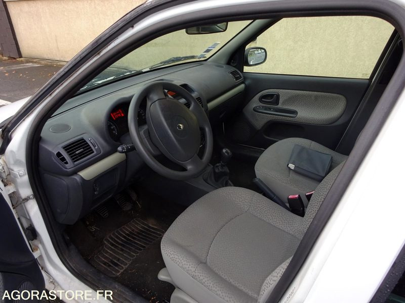 RENAULT CLIO - 2005 - 169150KM - Binek araba: fotoğraf 5 RENAULT CLIO - 2005 - 169150KM - Binek araba: fotoğraf 5