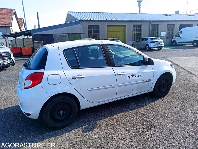 RENAULT CLIO 3 5 PORTES 5 PLACES 1.5 DCI 88CH 2011 58682KM - Binek araba: fotoğraf 5 RENAULT CLIO 3 5 PORTES 5 PLACES 1.5 DCI 88CH 2011 58682KM - Binek araba: fotoğraf 5
