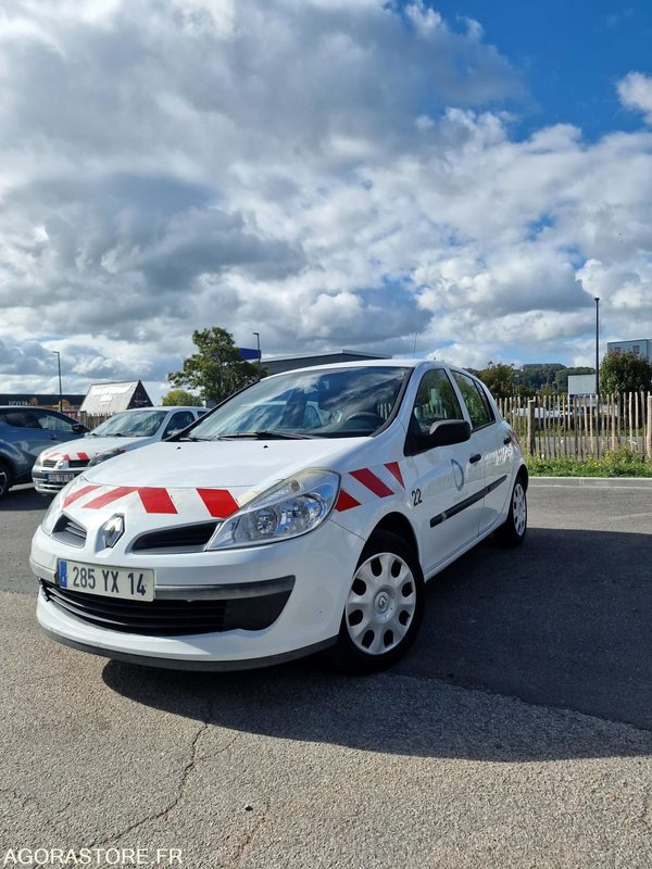 RENAULT CLIO 3 - LOT N°1 - Binek araba: fotoğraf 1 RENAULT CLIO 3 - LOT N°1 - Binek araba: fotoğraf 1