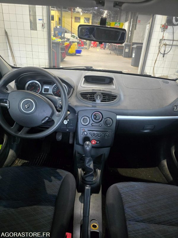 RENAULT CLIO - Binek araba: fotoğraf 2 RENAULT CLIO - Binek araba: fotoğraf 2