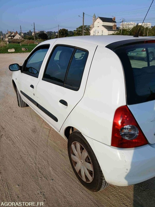 RENAULT CLIO II 1.5 DCI DE 2008 - Binek araba: fotoğraf 4 RENAULT CLIO II 1.5 DCI DE 2008 - Binek araba: fotoğraf 4