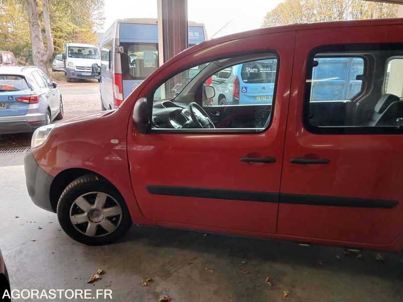 RENAULT KANGOO TPMR N°150546 - Okul otobüsü: fotoğraf 4 RENAULT KANGOO TPMR N°150546 - Okul otobüsü: fotoğraf 4