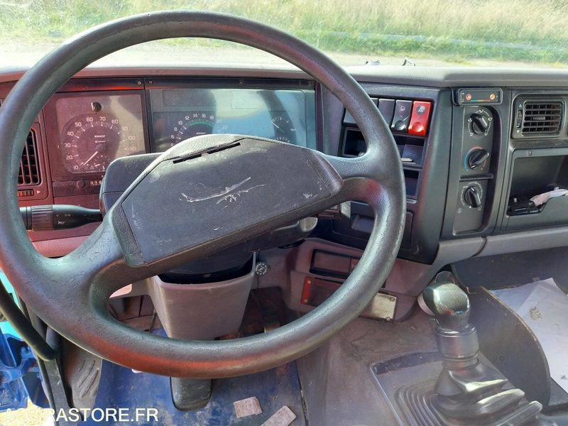 RENAULT PREMIUM 300-19 / 2001 / 816 010 km - Şasi kamyon: fotoğraf 4 RENAULT PREMIUM 300-19 / 2001 / 816 010 km - Şasi kamyon: fotoğraf 4