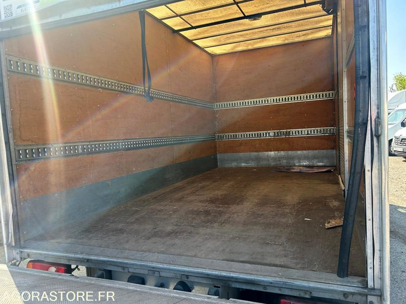 RENAULT maxity ZE electrique 20m3 hayon - 2016 / 68658 KM - Kapalı kasa kamyon, Elektrikli kamyon: fotoğraf 5 RENAULT maxity ZE electrique 20m3 hayon - 2016 / 68658 KM - Kapalı kasa kamyon, Elektrikli kamyon: fotoğraf 5
