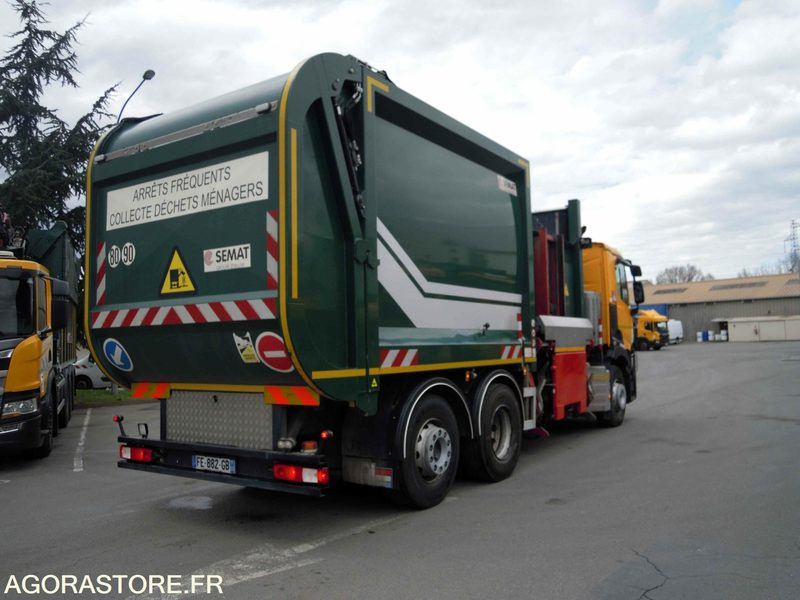 Renault 6x2 Gamme C équipé d'une benne à chargement latéral Maxxum Robopac 23m3 - Çöp kamyonu: fotoğraf 4 Renault 6x2 Gamme C équipé d'une benne à chargement latéral Maxxum Robopac 23m3 - Çöp kamyonu: fotoğraf 4