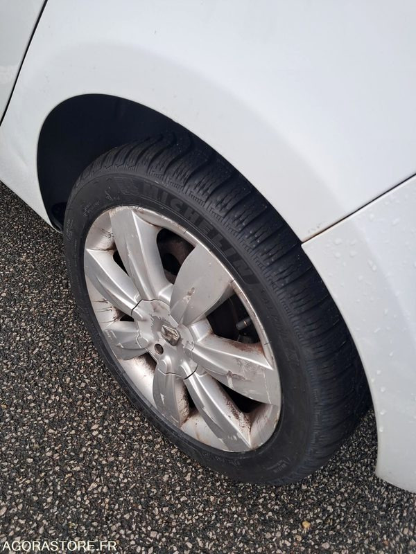 Renault CLIO 3 -2011 - Binek araba: fotoğraf 5 Renault CLIO 3 -2011 - Binek araba: fotoğraf 5