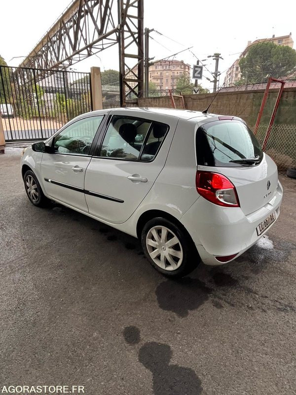 Renault Clio - 2012 - 172000kms - Binek araba: fotoğraf 4 Renault Clio - 2012 - 172000kms - Binek araba: fotoğraf 4
