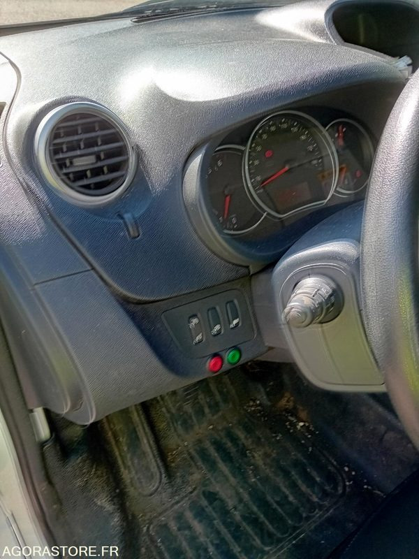 Küçük panelvan Renault Kangoo - 2016 - 147842 kms: fotoğraf 19