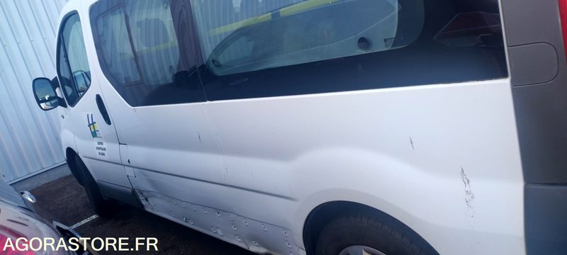 Renault Trafic 2 combi phrase . 2.0 dci 16v minibus long 90 cv - Minibüs, Minivan: fotoğraf 2 Renault Trafic 2 combi phrase . 2.0 dci 16v minibus long 90 cv - Minibüs, Minivan: fotoğraf 2