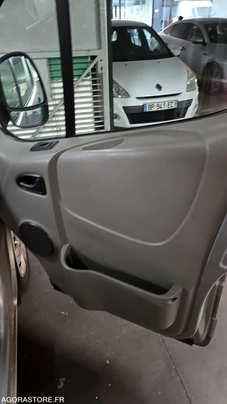 Minibüs, Minivan Renault Trafic - 2004 - 257907kms - 1707-XB-22: fotoğraf 6 Minibüs, Minivan Renault Trafic - 2004 - 257907kms - 1707-XB-22: fotoğraf 6