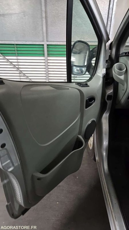 Minibüs, Minivan Renault Trafic - 2004 - 257907kms - 1707-XB-22: fotoğraf 19 Minibüs, Minivan Renault Trafic - 2004 - 257907kms - 1707-XB-22: fotoğraf 19