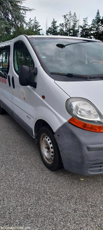 Renault Trafic VP vitré- 2002 - 127320kms - Küçük panelvan: fotoğraf 4 Renault Trafic VP vitré- 2002 - 127320kms - Küçük panelvan: fotoğraf 4