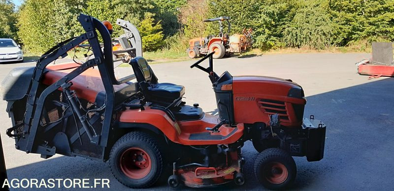 TONDEUSE AUTOPORTEE KUBOTA G23 - Çim biçme makinesi: fotoğraf 5 TONDEUSE AUTOPORTEE KUBOTA G23 - Çim biçme makinesi: fotoğraf 5