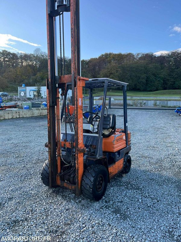 TOYOTA chariot levée libre TOYOTA 025FD18 Diesel - Dizel forklift: fotoğraf 3 TOYOTA chariot levée libre TOYOTA 025FD18 Diesel - Dizel forklift: fotoğraf 3