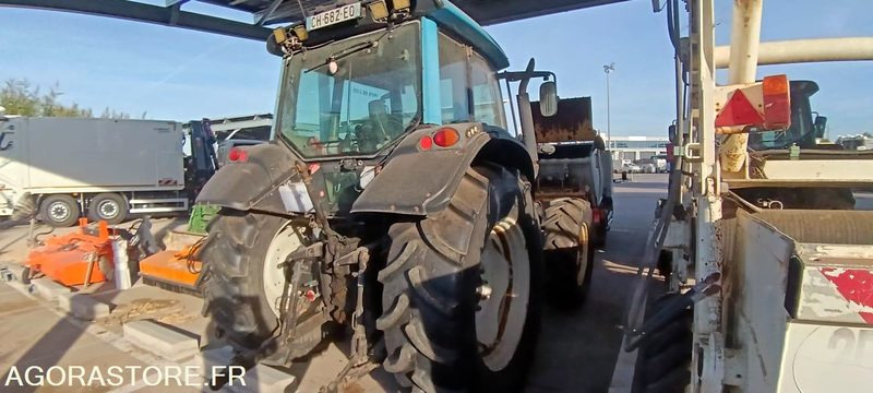 TRACTEUR VALTRA N101H CH-682-EQ 8575H AM 2007 - Traktör: fotoğraf 3 TRACTEUR VALTRA N101H CH-682-EQ 8575H AM 2007 - Traktör: fotoğraf 3