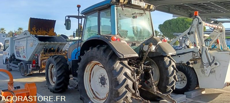 TRACTEUR VALTRA N101H CH-682-EQ 8575H AM 2007 - Traktör: fotoğraf 4 TRACTEUR VALTRA N101H CH-682-EQ 8575H AM 2007 - Traktör: fotoğraf 4