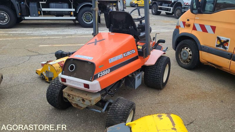 Tondeuse tractée KUBOTA F360 - 2003 - Çim biçme makinesi: fotoğraf 2 Tondeuse tractée KUBOTA F360 - 2003 - Çim biçme makinesi: fotoğraf 2