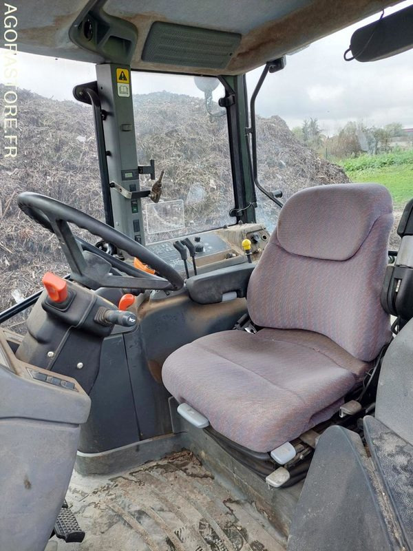Tracteur New Holland avec chargeuse Mailleux - Traktör: fotoğraf 5 Tracteur New Holland avec chargeuse Mailleux - Traktör: fotoğraf 5