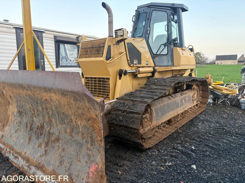 Bull komatsu - Buldozer: fotoğraf 2 Bull komatsu - Buldozer: fotoğraf 2