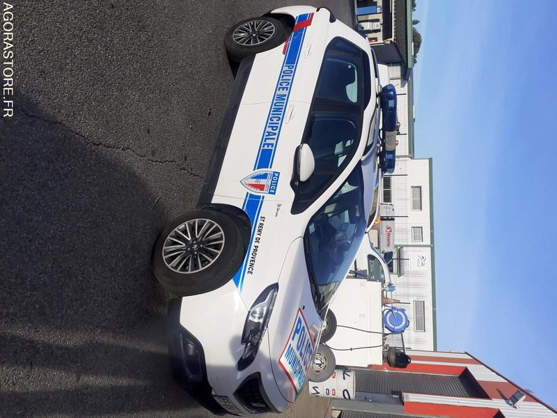 Peugeot 2008 police municipale - SUV: fotoğraf 4 Peugeot 2008 police municipale - SUV: fotoğraf 4