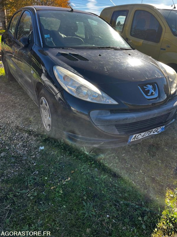 Peugeot 206+ 1.4 hdi 2009 185000km - Binek araba: fotoğraf 1 Peugeot 206+ 1.4 hdi 2009 185000km - Binek araba: fotoğraf 1