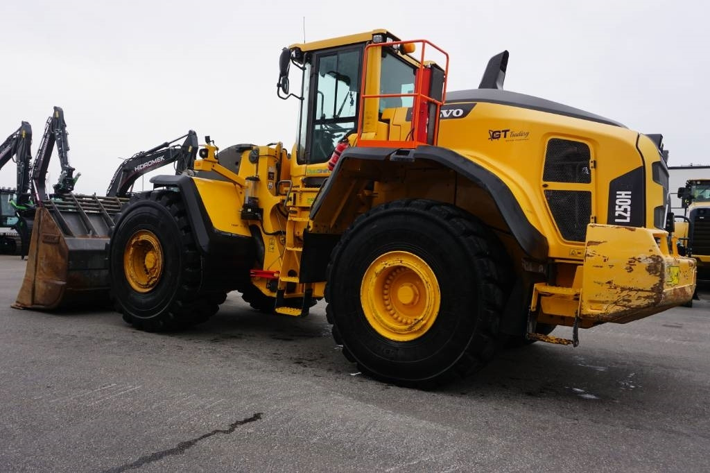 Volvo L250H *Uthyres* - Tekerlekli yükleyici: fotoğraf 3 Volvo L250H *Uthyres* - Tekerlekli yükleyici: fotoğraf 3