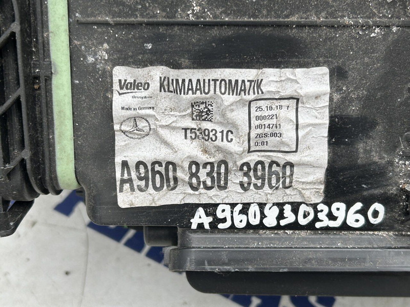 Mercedes-Benz air conditionioning heater system - Isıtma/ Havalandırma - Kamyon: fotoğraf 4 Mercedes-Benz air conditionioning heater system - Isıtma/ Havalandırma - Kamyon: fotoğraf 4