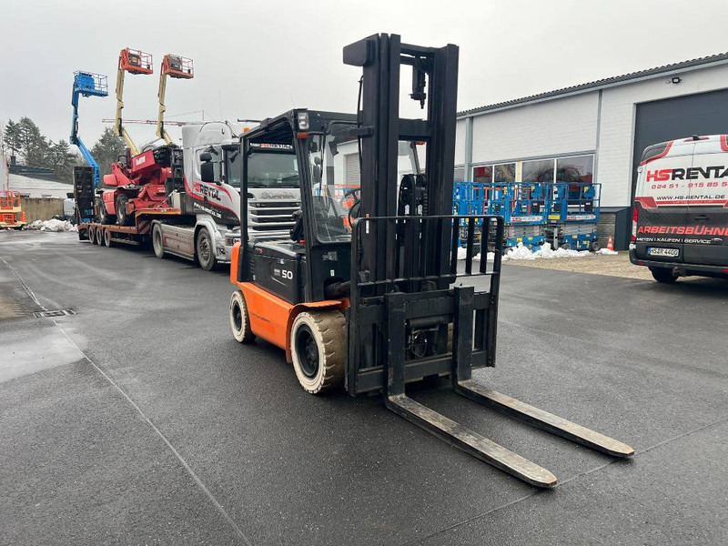 Doosan B50X5 5T 6m Triplex non-marking (1841) - Elektrikli forklift: fotoğraf 5 Doosan B50X5 5T 6m Triplex non-marking (1841) - Elektrikli forklift: fotoğraf 5
