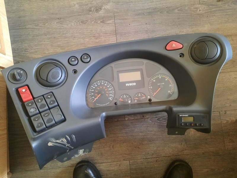 Iveco климат контроль Iveko - Gösterge panosu: fotoğraf 2 Iveco климат контроль Iveko - Gösterge panosu: fotoğraf 2